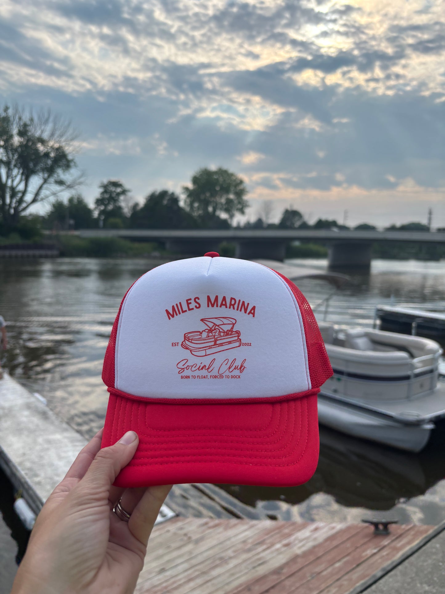 Miles Marina Pontoon hat